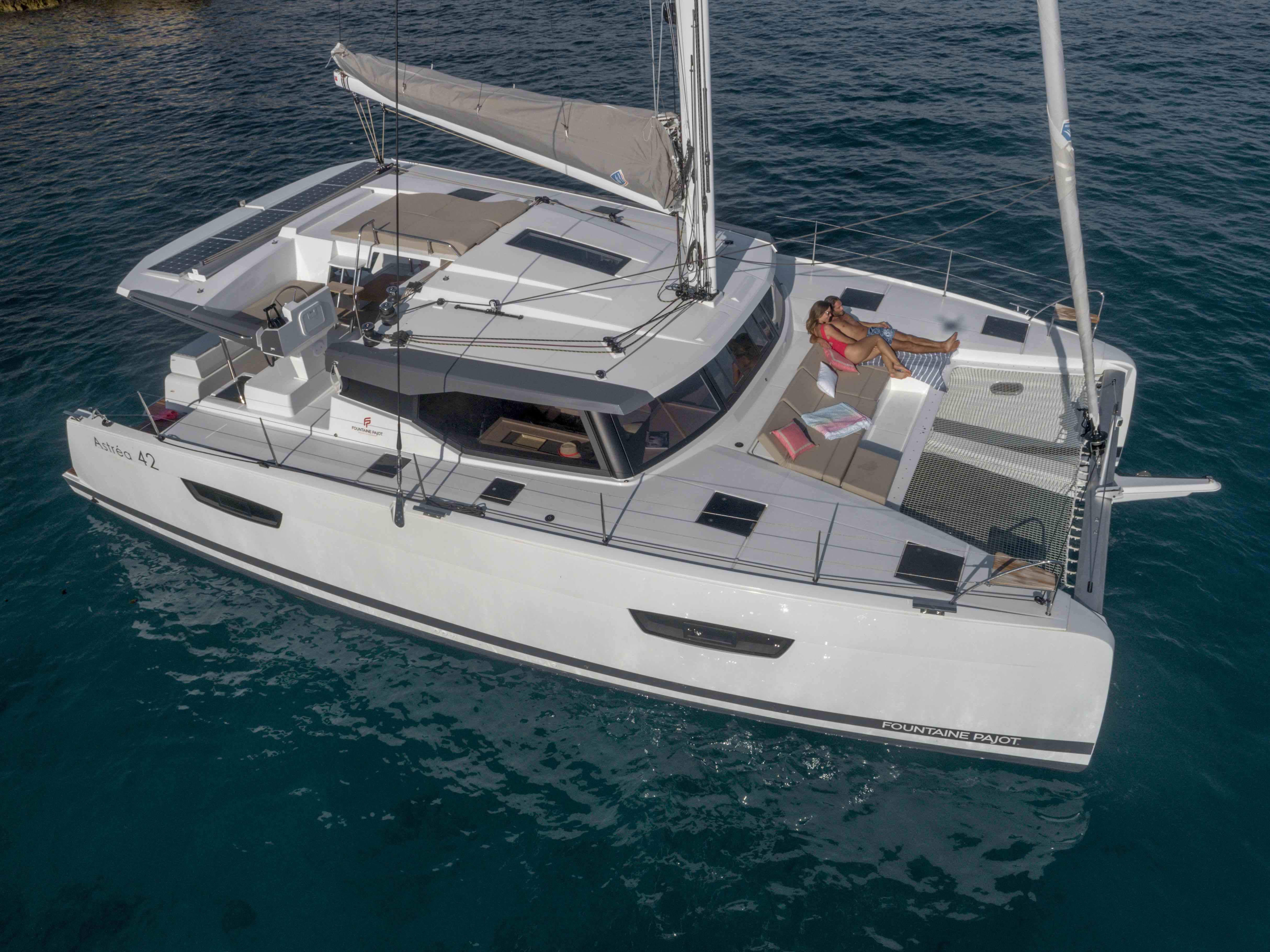 Catamaran Astréa 42 Fountaine Pajot PRICE : 690 000 € 