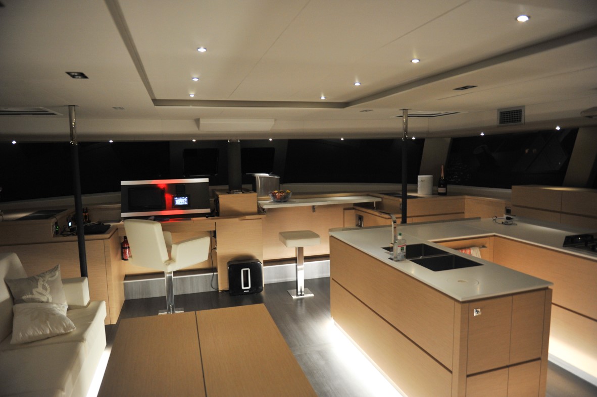 Catamaran Victoria 67 Fountaine Pajot Prix de vente : 1 660 000 € 
