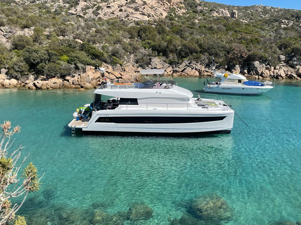 MY44 FOUNTAINE PAJOT Prix de vente 920000€ 