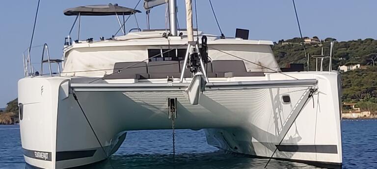 Catamaran charter Astréa 42 GABIAN Golfe de Saint-Tropez