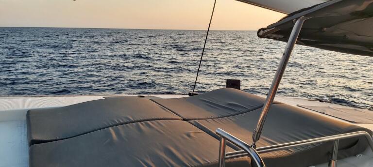Sailing catamaran ASTREA 42 Fountaine Pajot Price 420 000 € TTC